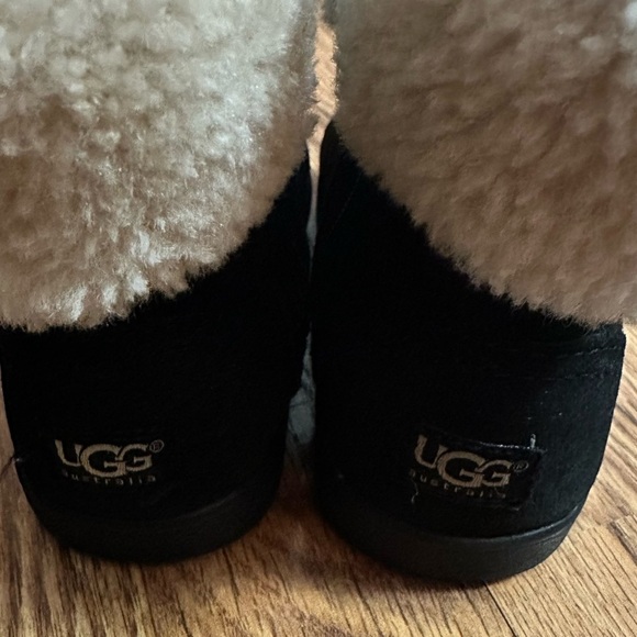 UGG Toddler's Jorie II Boot in Black - Picture 4 of 13